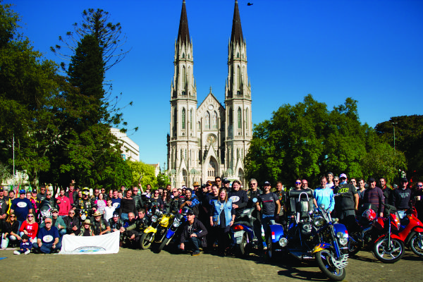 A foto oficial é uma tradição da festa, que também serve para marcar o momento ano a ano