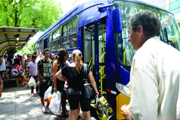 Se a Justiça não se manifestar até segunda-feira, Prefeitura fixará o valor da passem em R$ 4,03