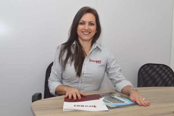 Leonice Hentschke é a sócia administradora da imobiliária