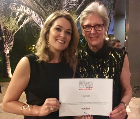 Fabiana Metzdorf da Silva (E) e Ângela Gonçalves