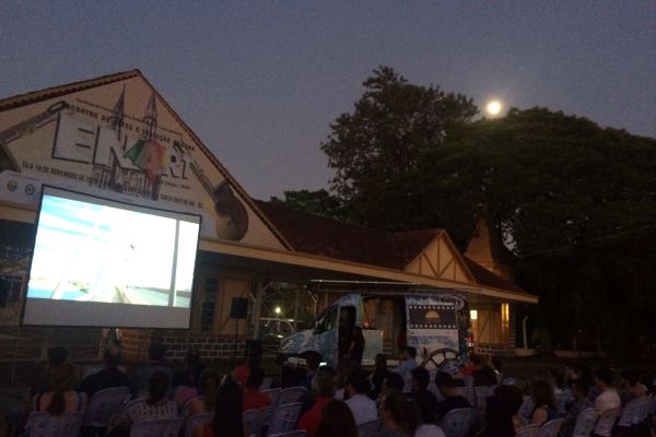 O público presente pôde assistir sessão de curtas e o filme Fala Sério Mãe