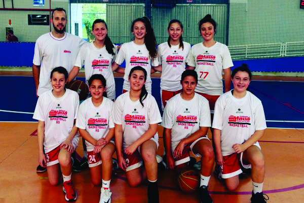 Equipe Sub 14 do Colégio Mauá