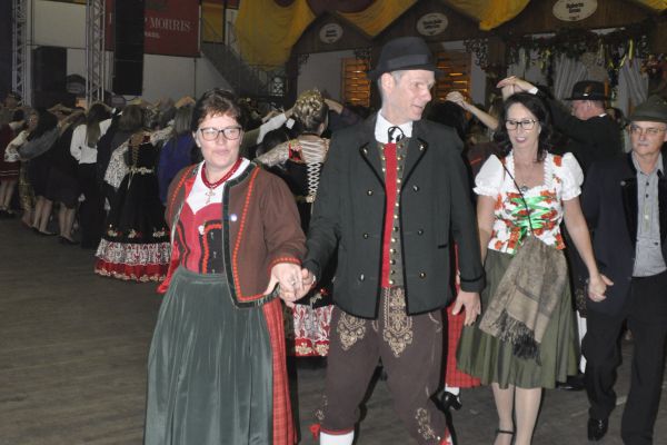 Polonaise seguiu até o Pavilhão Central