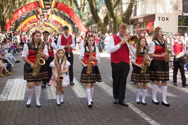Bandas típicas alemãs animaram o público