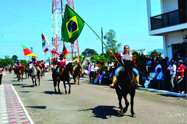 Mais de 40 entidades farão parte do desfile