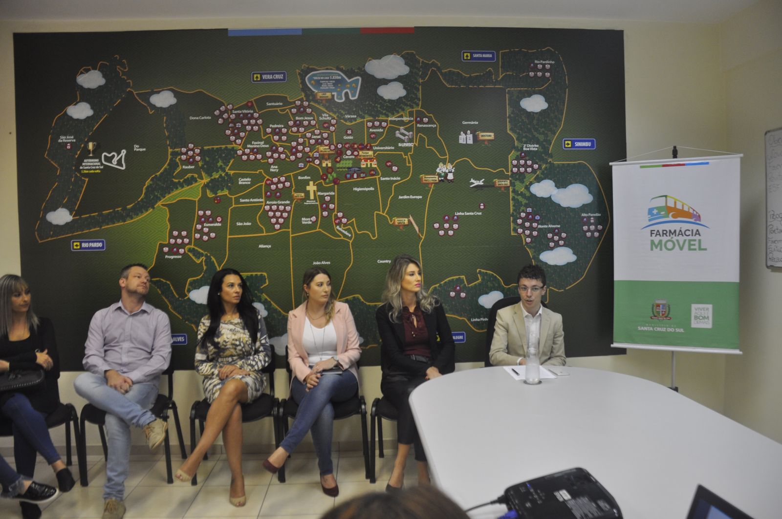 Secretário Régis anunciou que a primeira localidade a receber a Farmácia Móvel será Rio Pardinho