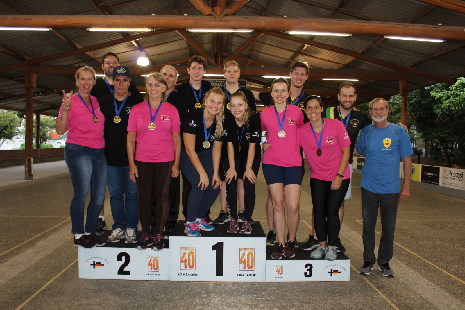 Lugar mais alto do pódio foi da equipe brasileira de juniores