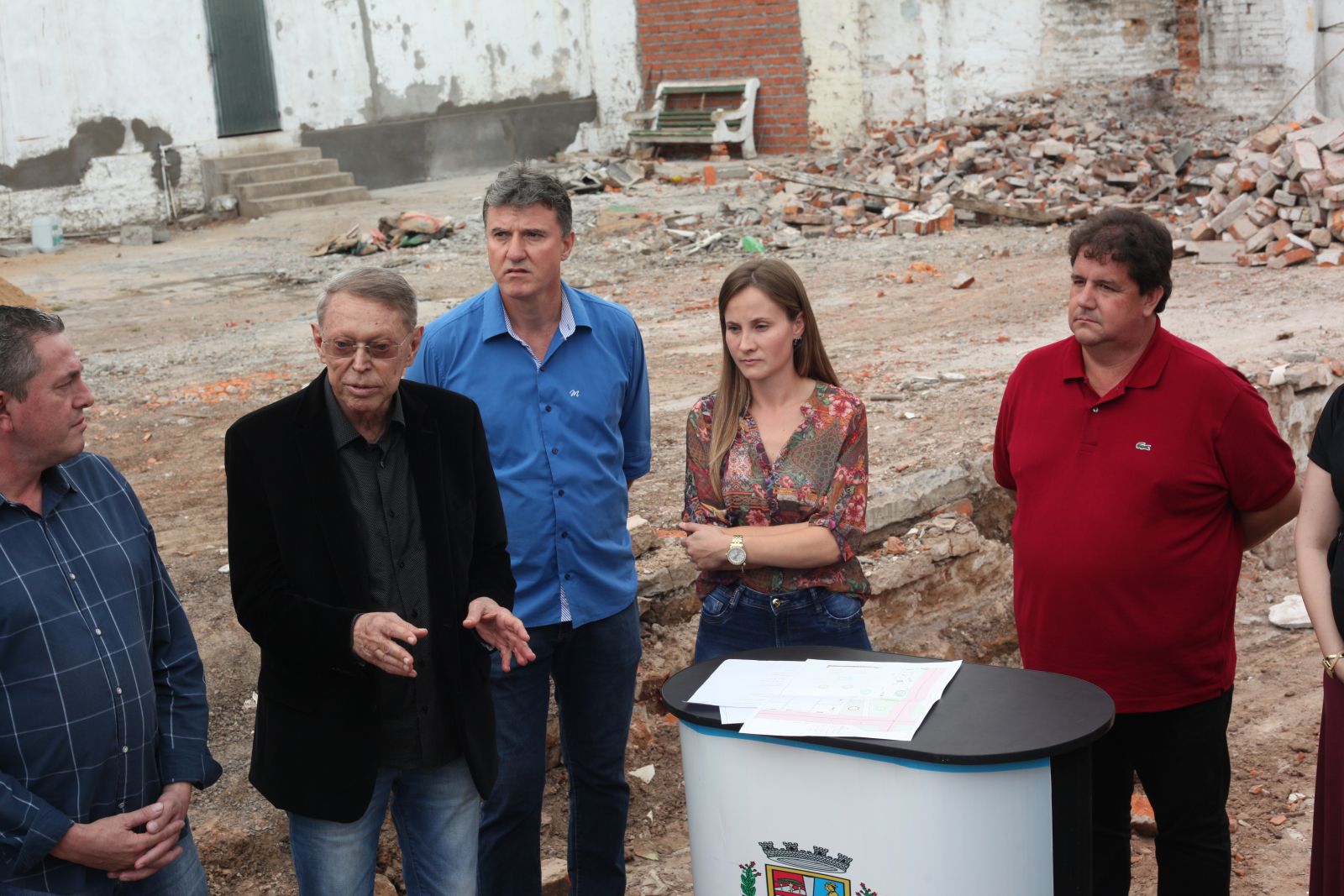 Nos últimos dias, foi feita a limpeza da área e demolição de um prédio que havia no local