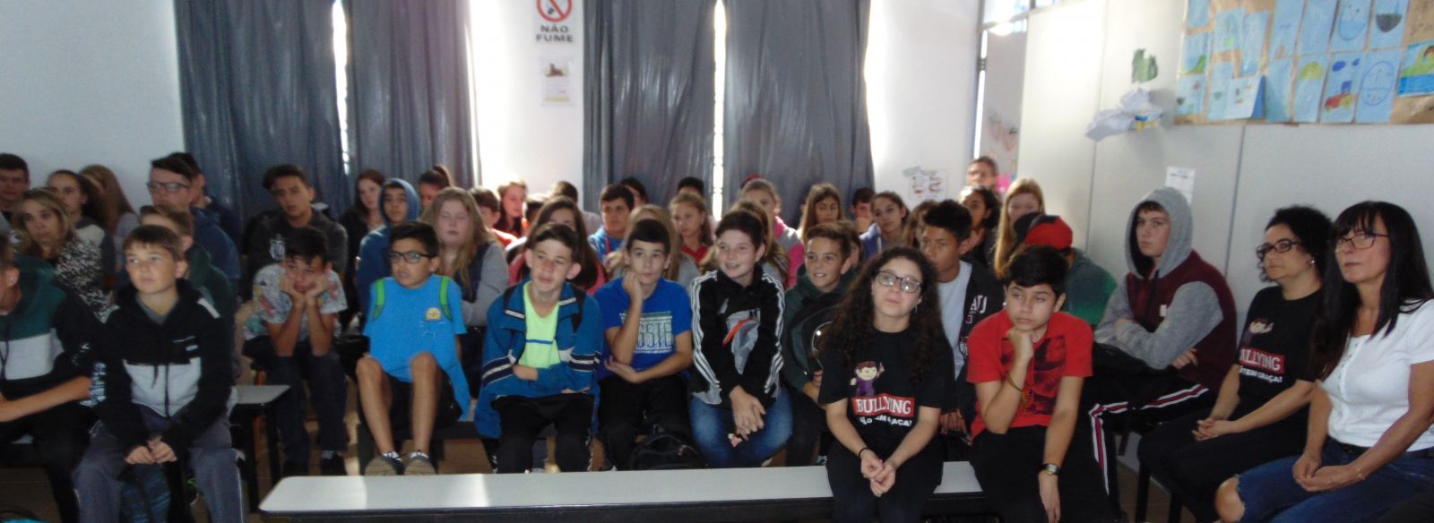 Estudantes ouviram atentos a palestra