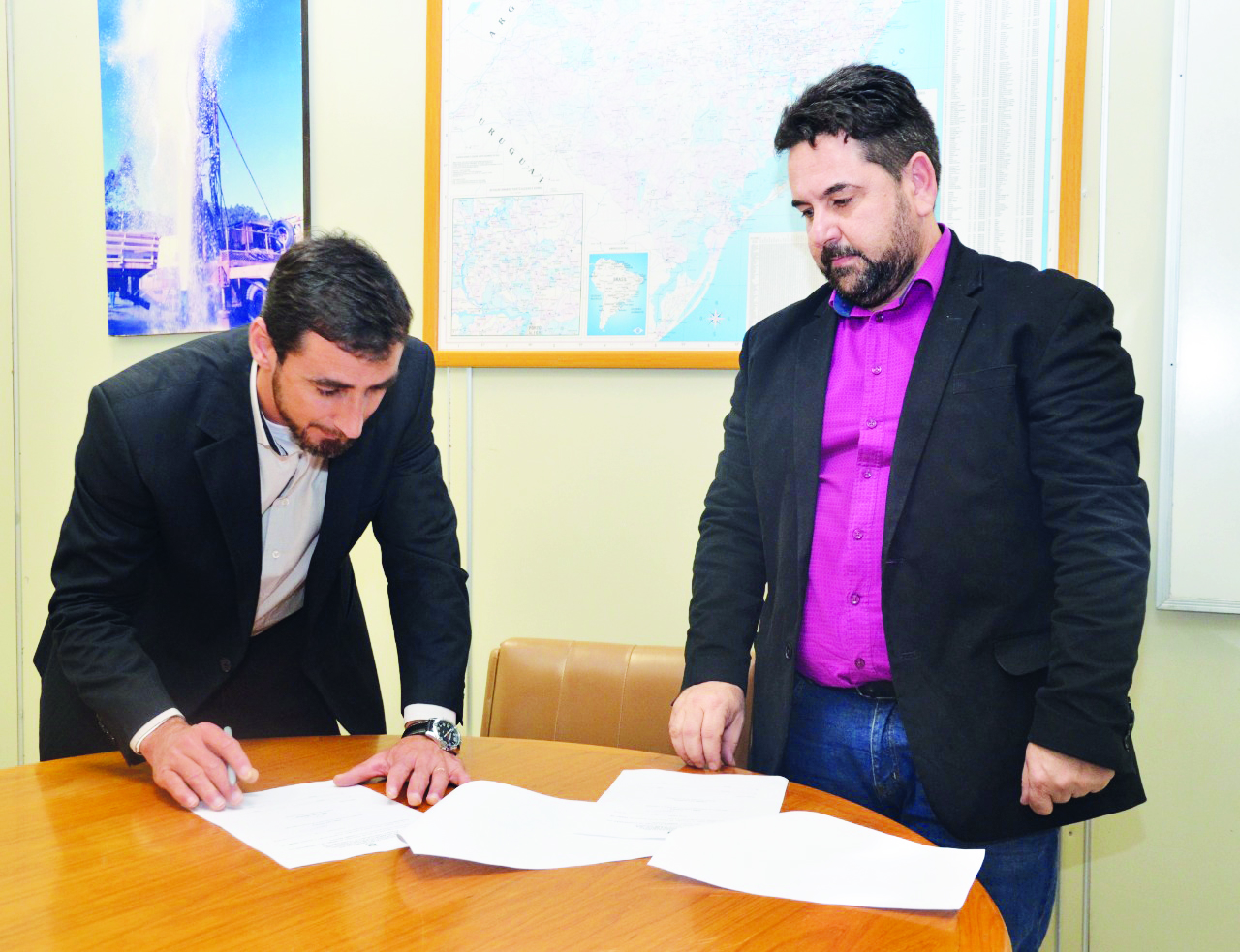Prefeito André de Lacerda assinou termo de cooperação técnica para perfuração dos poços
