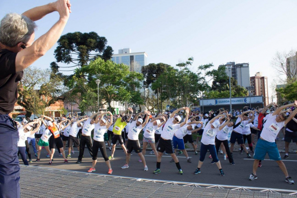 Antes da prova todos vão participar de uma sessão de alongamento e aquecimento