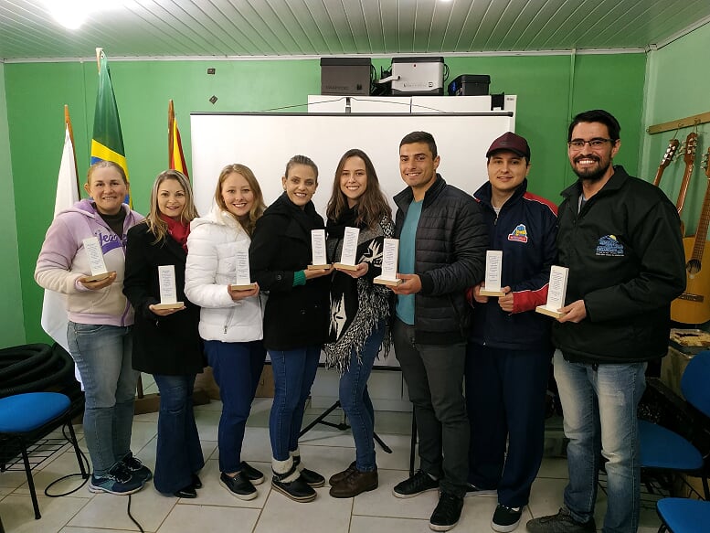 Profissionais que estiveram por l‡: agricultora, advogada, enfermeira, engenheira, fisioterapeuta, soldado do exŽrcito, jornalista e professor