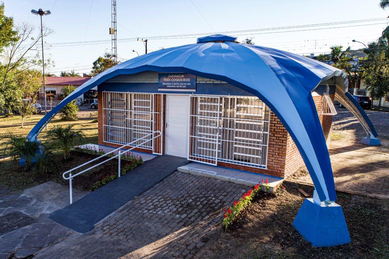 Antigo módulo da Brigada Militar agora abriga a Farmácia Três Coqueiros