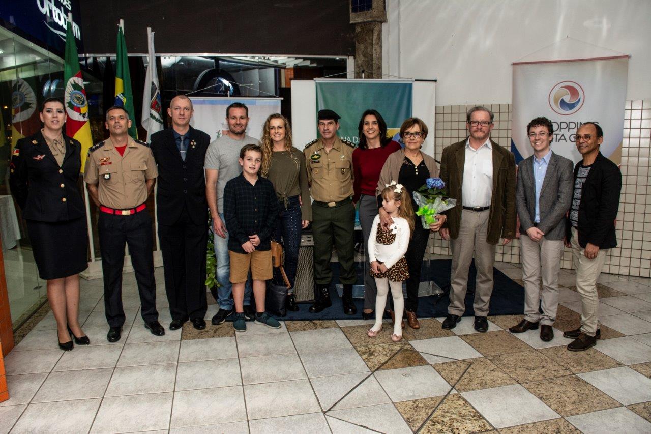 Familiares da homenageada acompanharam a cerimônia