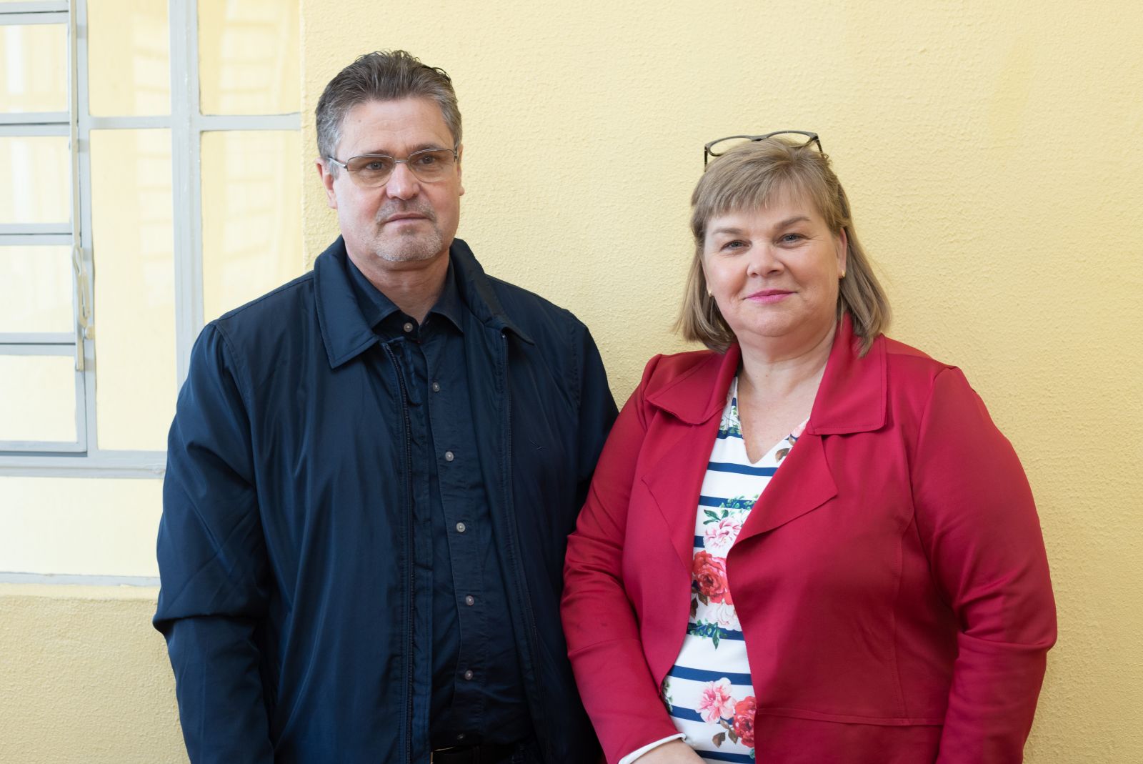 Presidente empossado, Plácio Fernando Simianer e a ex-presidente, Rosane Sehnem Martinez