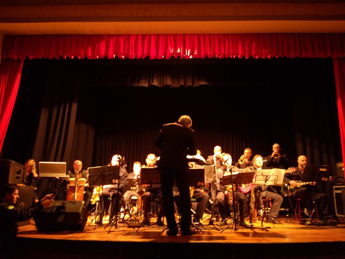 A Santa Brass Band é formada por 20 músicos profissionais da região de Rio Pardo, Sinimbu, Encantado e Vera Cruz