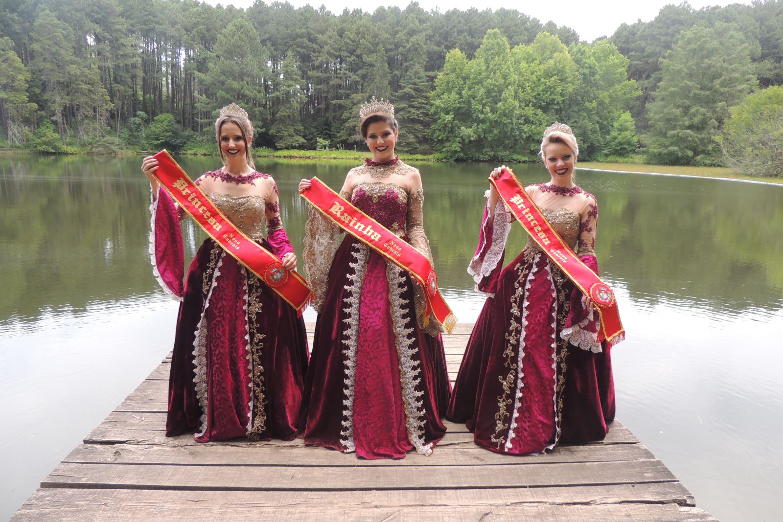 Sucessoras do atual trio que disputarão as faixas de rainha e princesas serão conhecidas dia 18 de outubro 