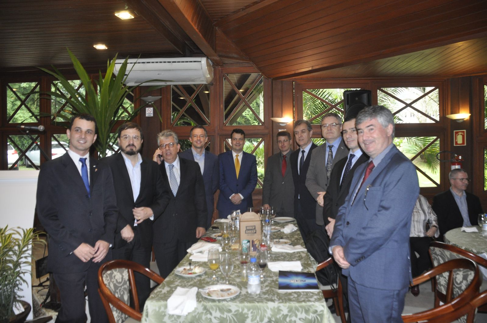 Secretários e outros nomes do estado e do município compuseram a mesa principal