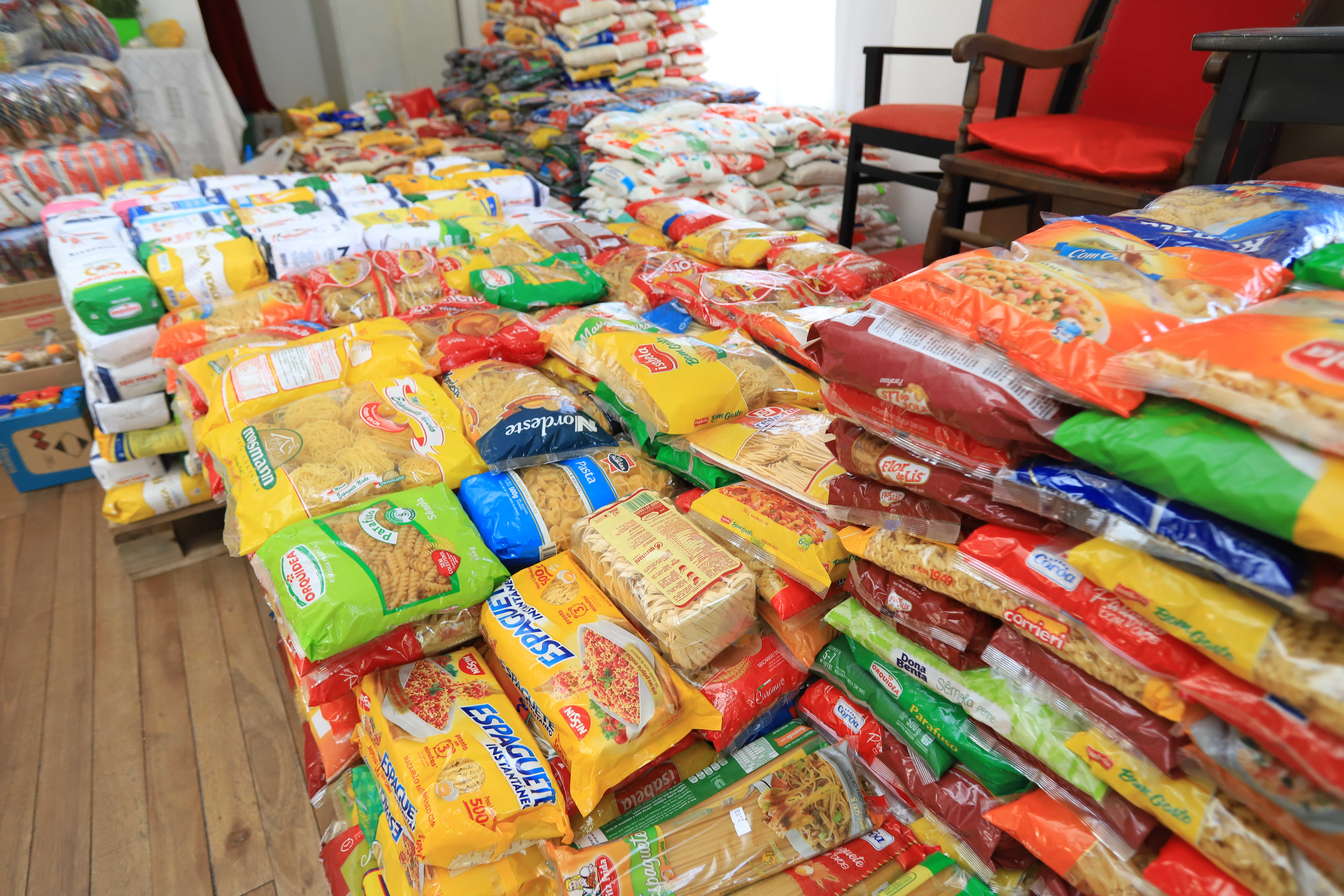 O Templo de Umbanda Pai Ogum Beira mar Mãe Oxum fica localizado na Rua Cambará, 530, bairro Esmeralda  