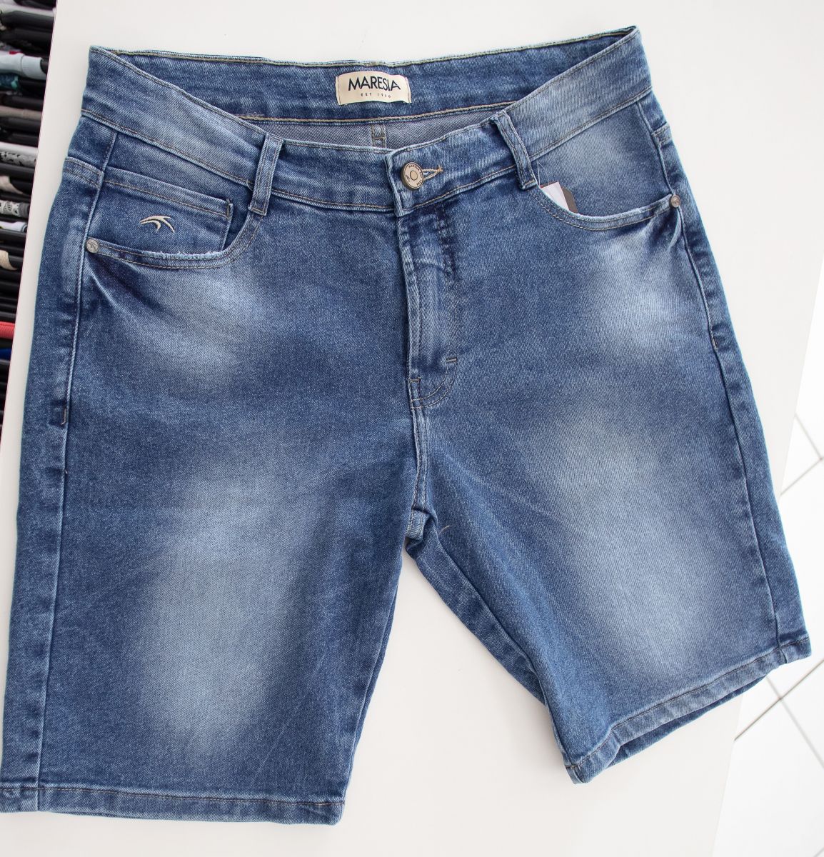 Camiseta mais bermuda jeans masculina