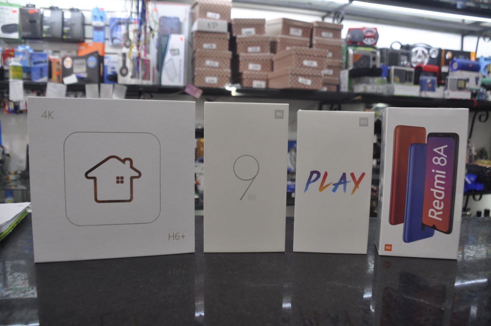 HTV H6+ (5 x R$ 190); Mi9 SE (5 x R$ 340); Xiaomi Play 64Gb (5x R$ 180); Xiaomi 8A 32 GB (5x R$ 140)