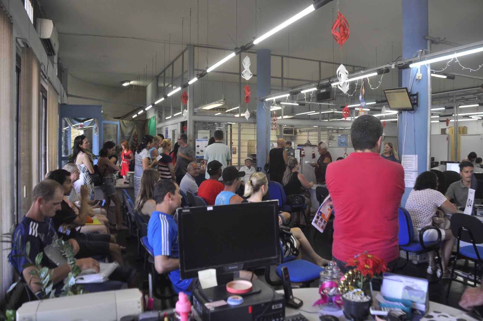 Atendimentos agendados e pagamentos do IPTU lotaram a sede da Secretaria de Fazenda