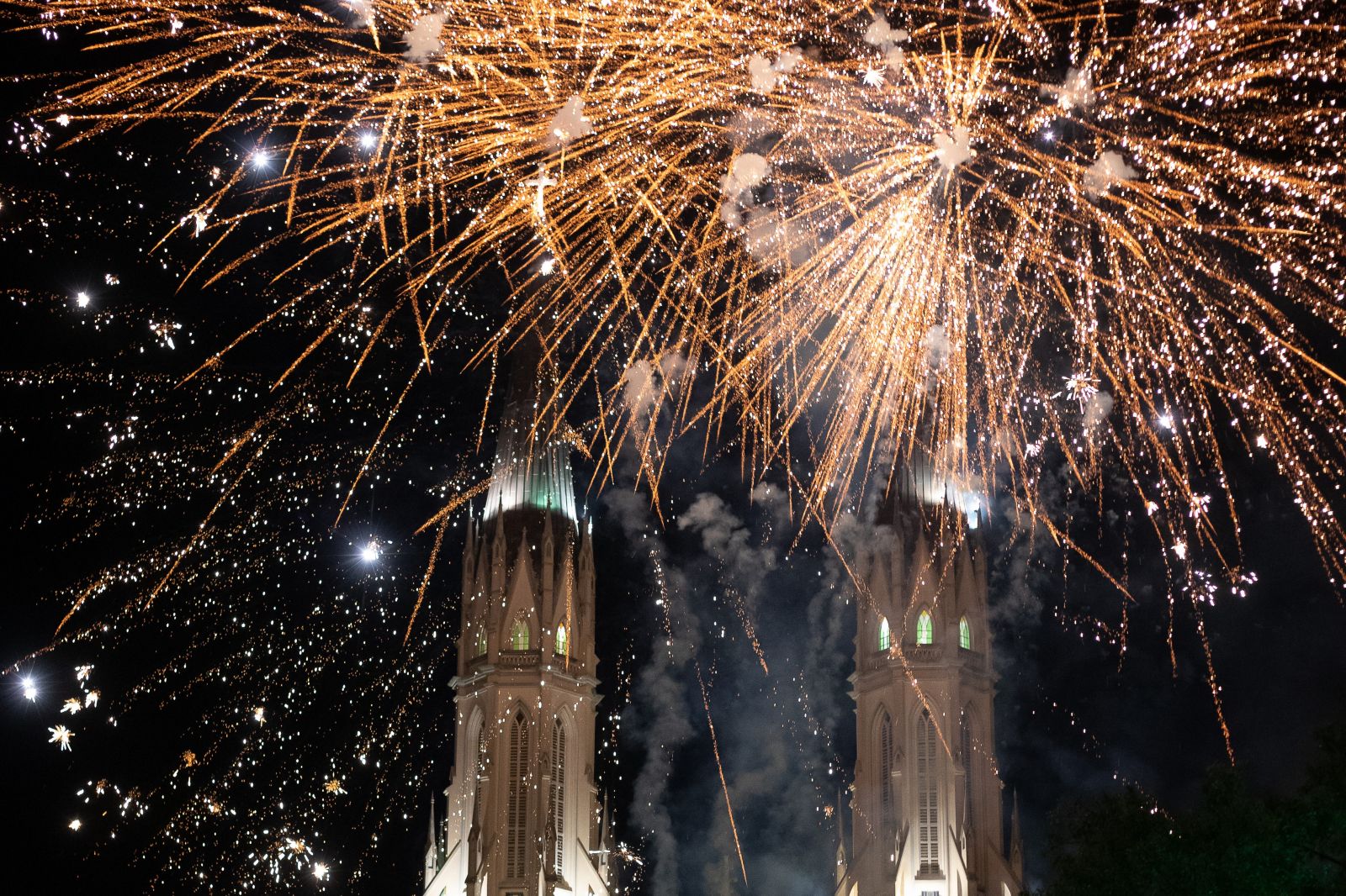 Show de fogos finalizou as atividades na sexta-feira 