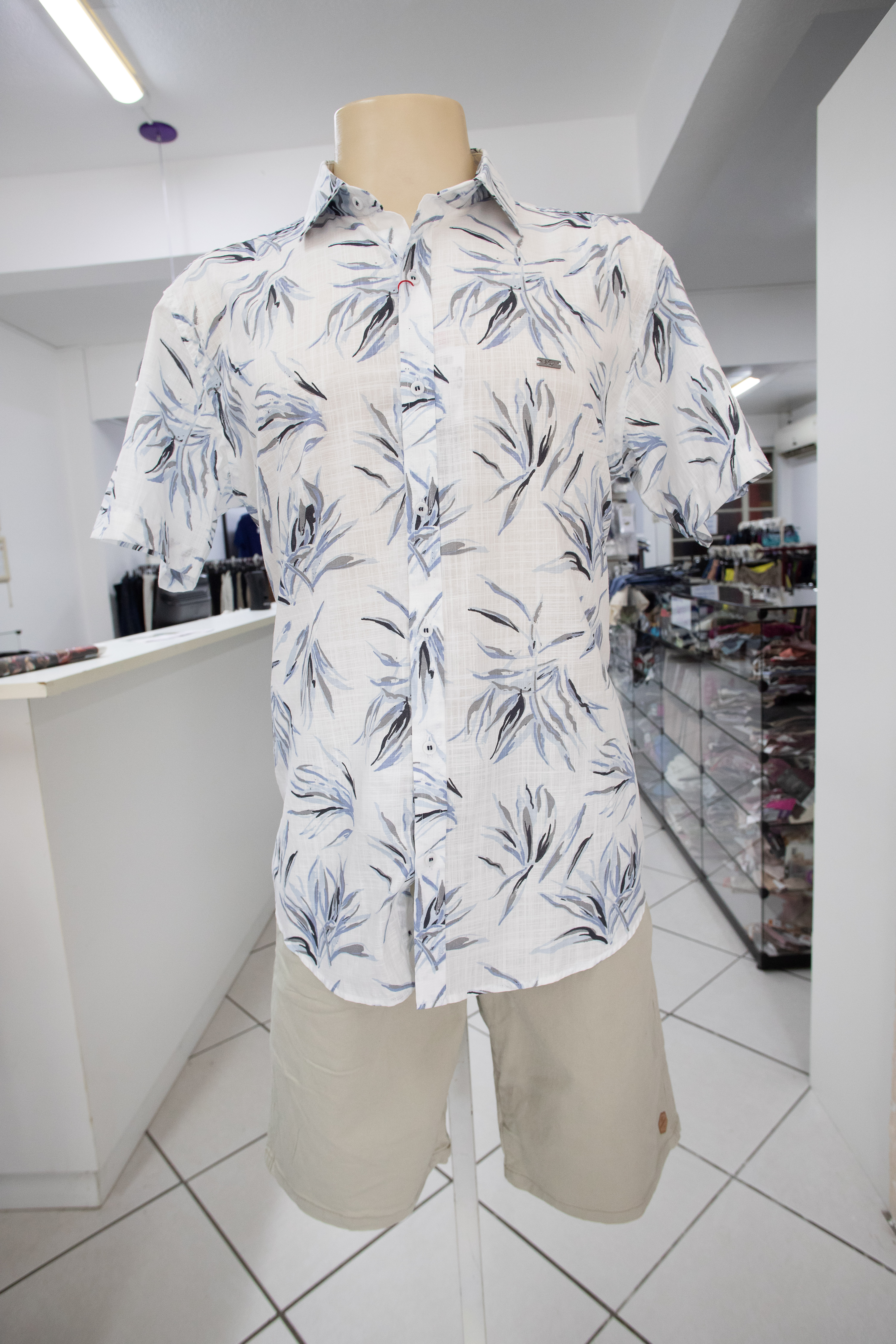 Camisa de bot›es mais bermuda masculina