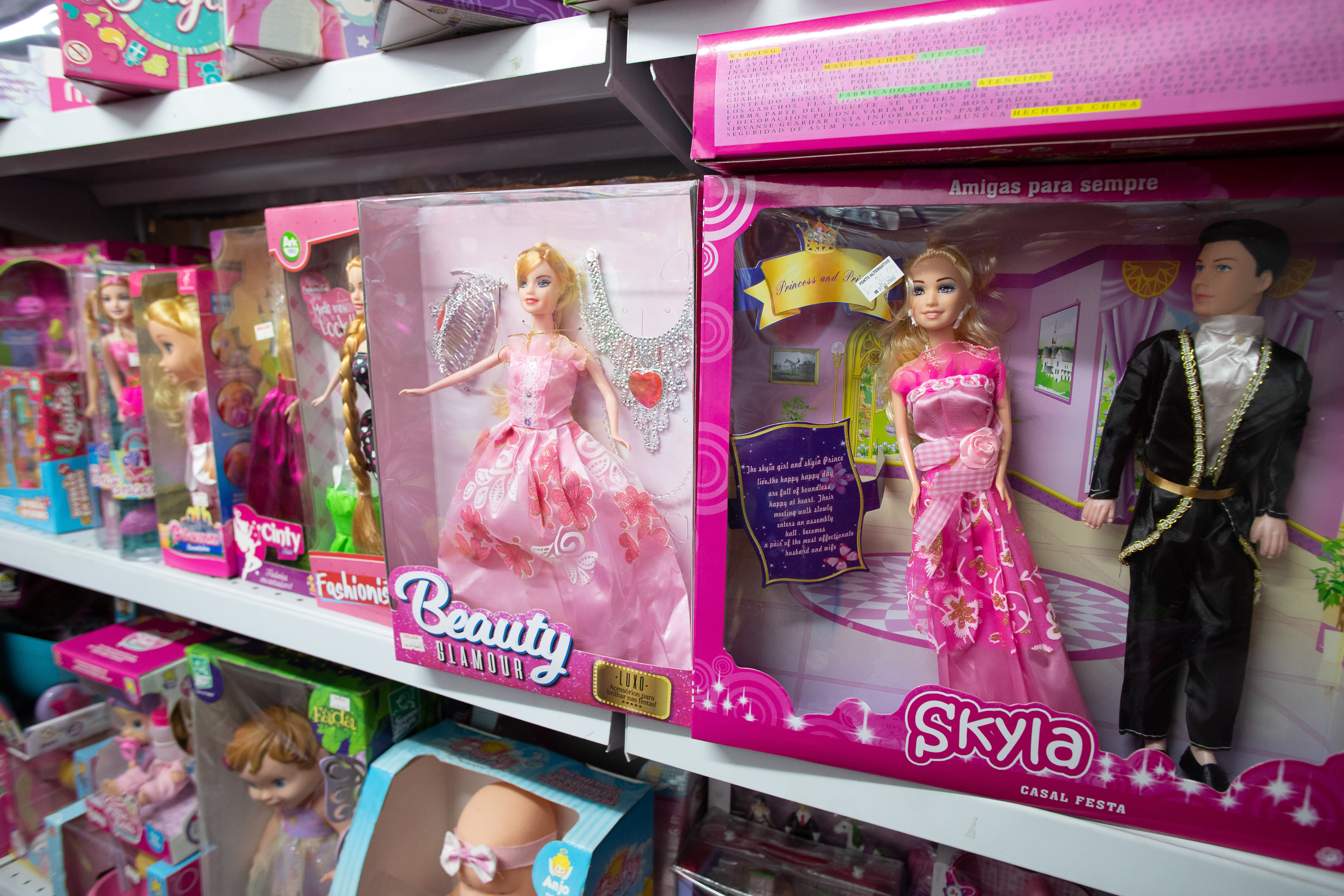 Diversas op›es em presentes como bonecas, Barbies entre outros