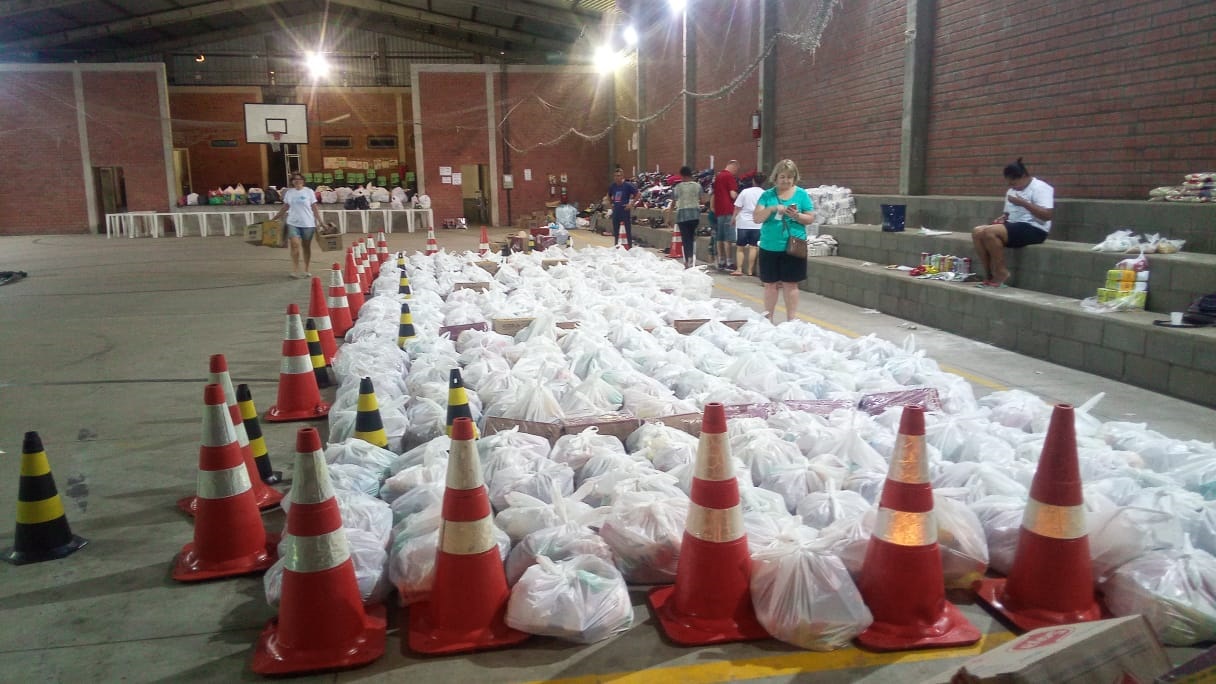 Cestas básicas montadas pelo Lions Clube beneficiaram 530 famílias