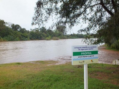 Praia Carlos Larger, em Candelária, é um dos balneários onde a água está própria para banho conforme levantamento realizado pela Fepam