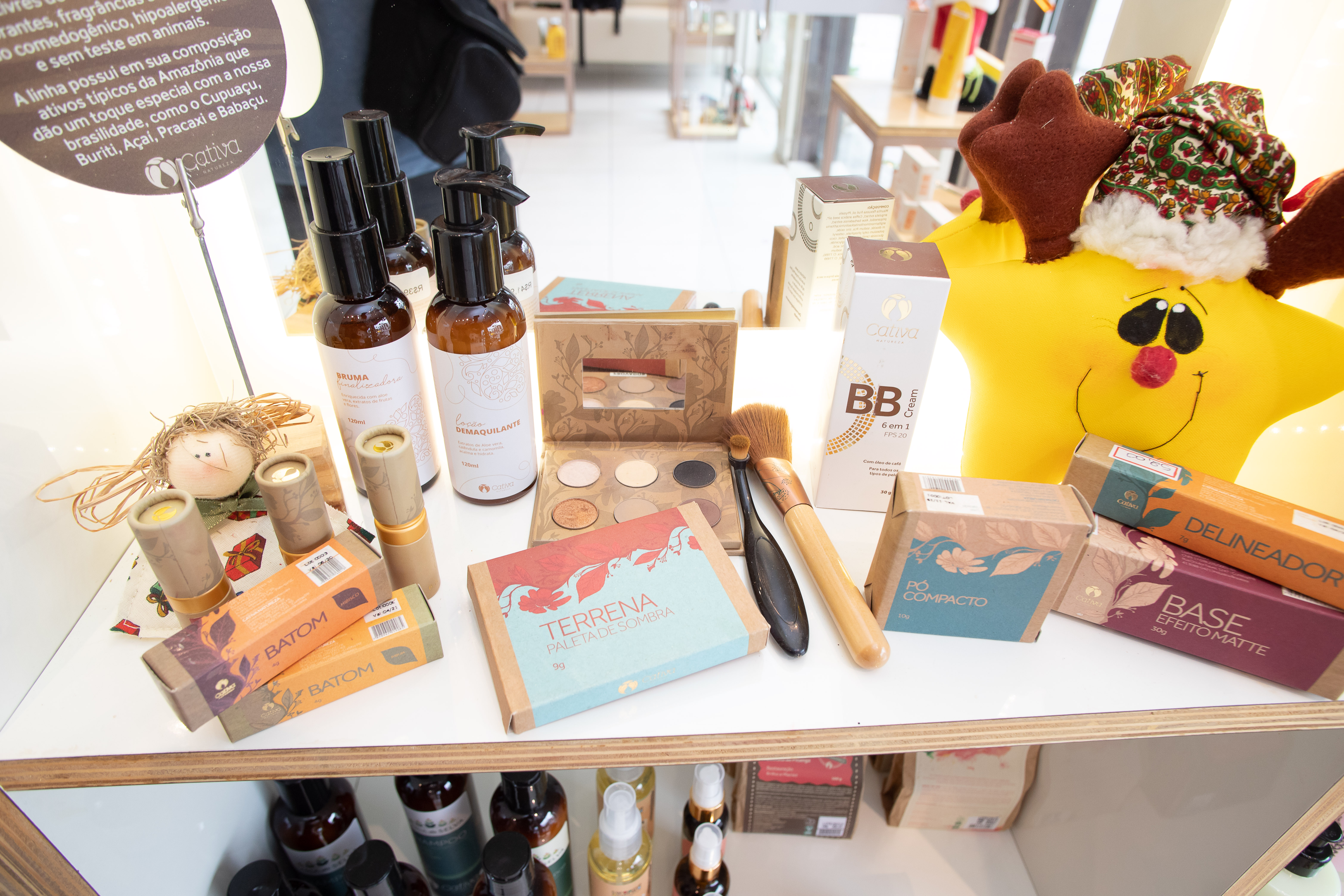 Maquiagem que conta com ativos t’picos da Amaz™nia 