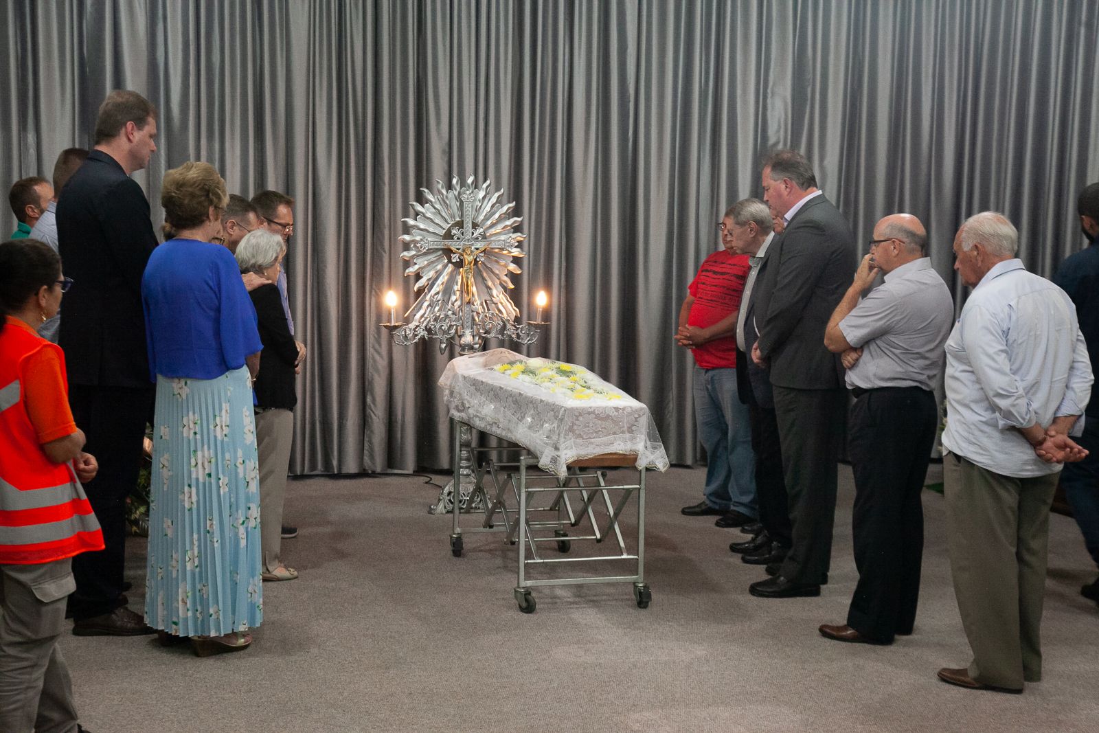 Amigos, familiares e colegas da carreira política se despediram de Arno Frantz