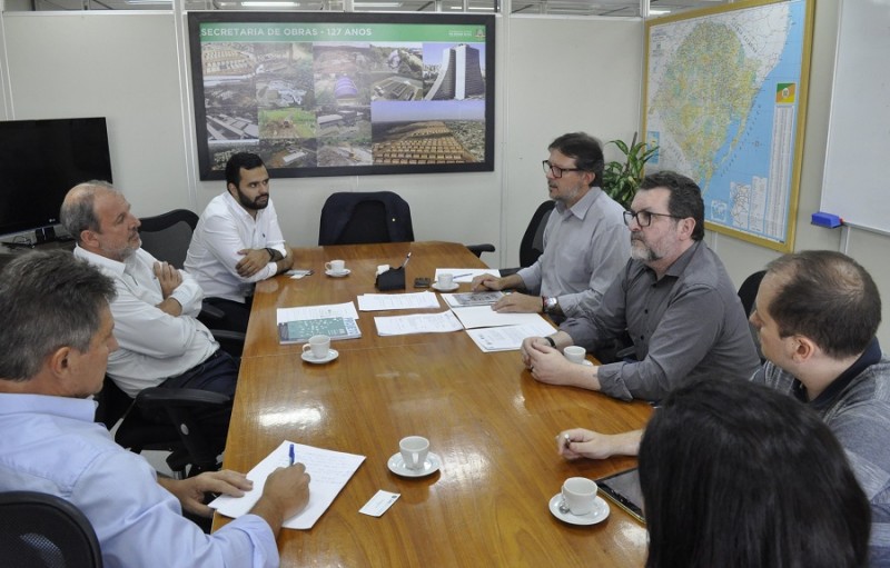 Protocolo foi assinado entre Secretaria de Obras e Habitação e Conselho de Arquitetura e Urbanismo