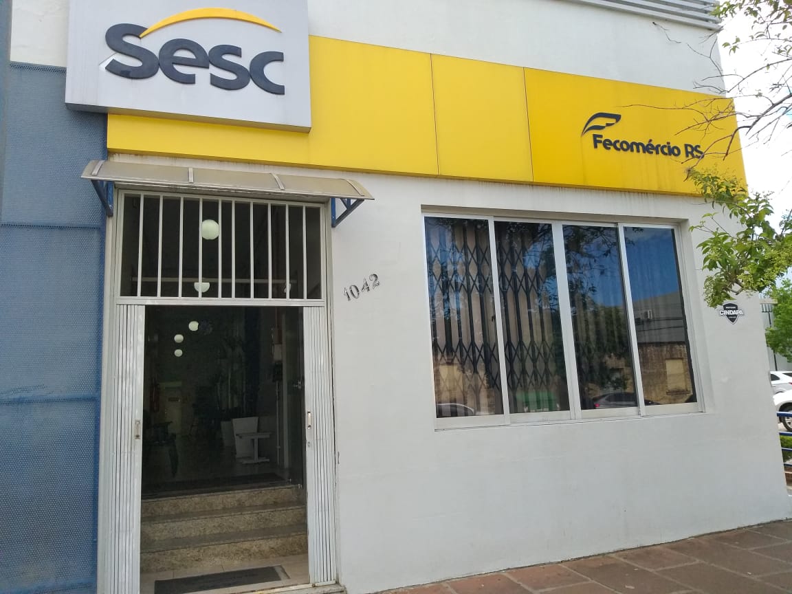 O Sesc está localizado na Rua Ernesto Alves, 1042, Centro