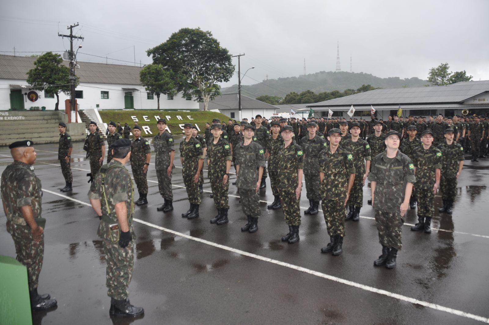 Solenidade de formatura ocorreu no Pátio Duque de Caxias, na manhã de sexta-feira,14