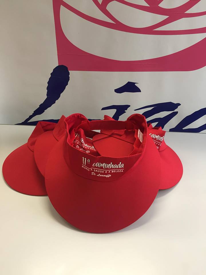 Viseiras foram confeccionadas e terão o lucro das vendas revertidos para a Liga