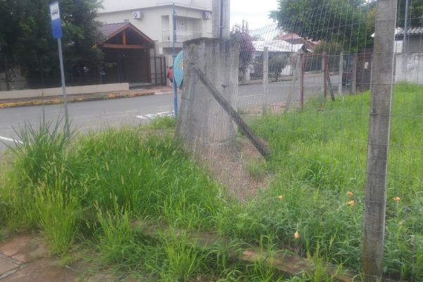 Por dia, o setor recebe de 10 a 15 denúncias de má conservação de terrenos e calçadas 