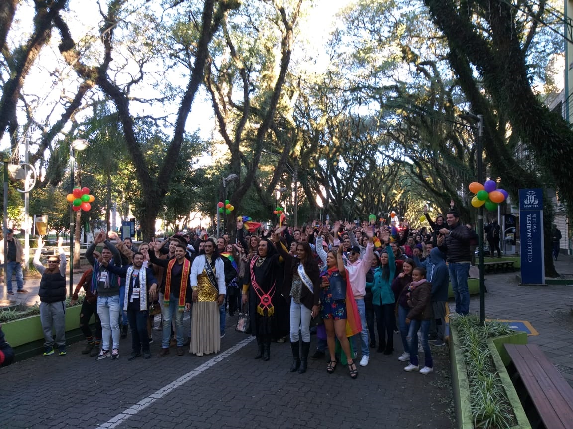 A Parada da Diversidade teve caminhada pela Rua Marechal Floriano 