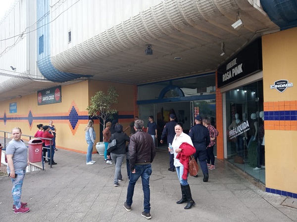 Shopping foi evacuado e por orientação dos Bombeiros retorna às atividades nesta quarta-feira