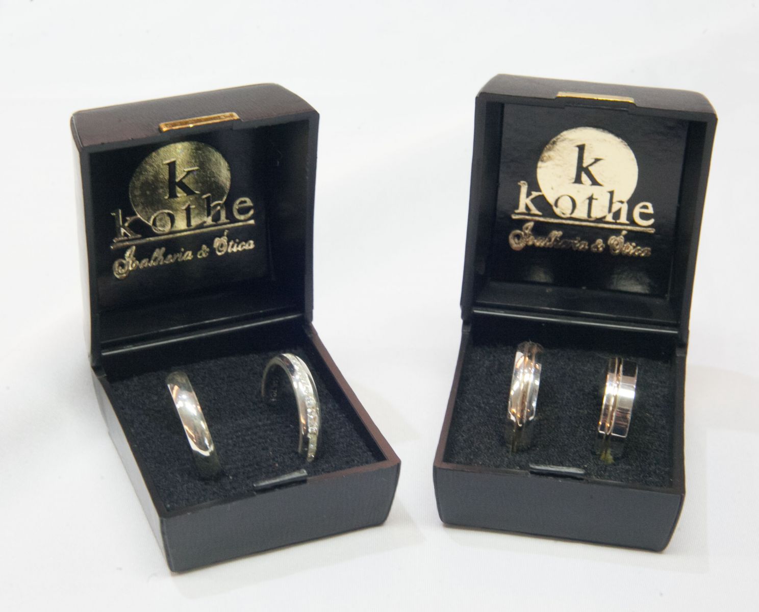 A aliana de prata Ž uma op‹o para simbolizar o seu compromisso. O par a partir de R$ 40,00