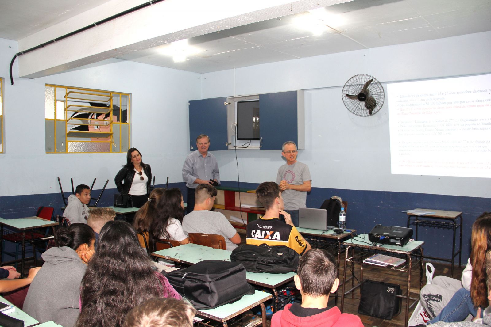 Projeto oferece oficinas, palestras e projeção de filmes para alunos e professores