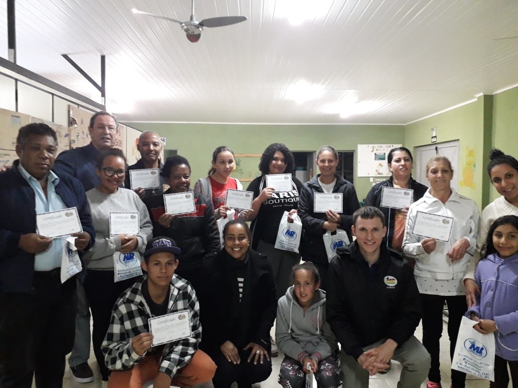 Curso de limpeza e higienização reuniu cerca de vinte pessoas interessadas