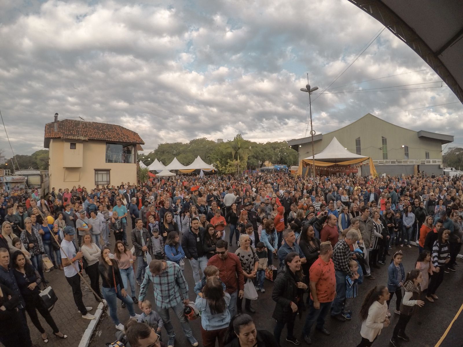 Festa das Cucas recebe 60 mil pessoas