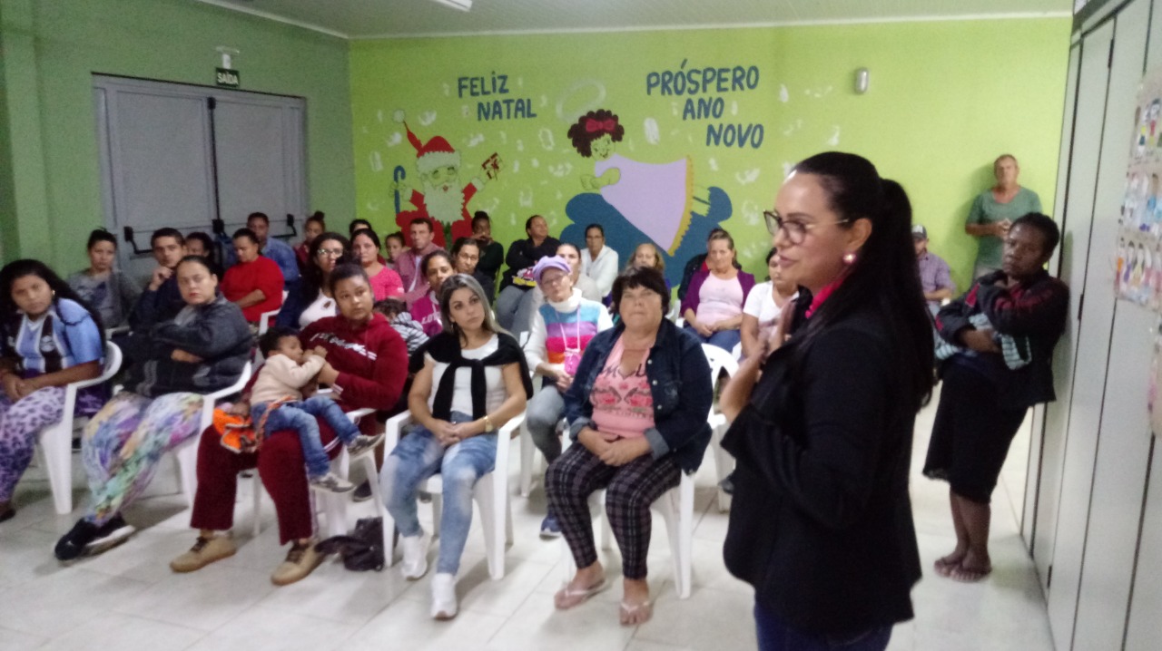 Reunião geral em que moradores elencaram o que gostariam de aprender