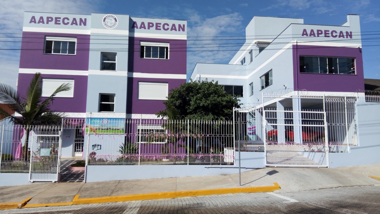 A sede da Aapecan em Santa Cruz fica localizada na Rua Dorval Martins, 249, bairro Ana Nery
