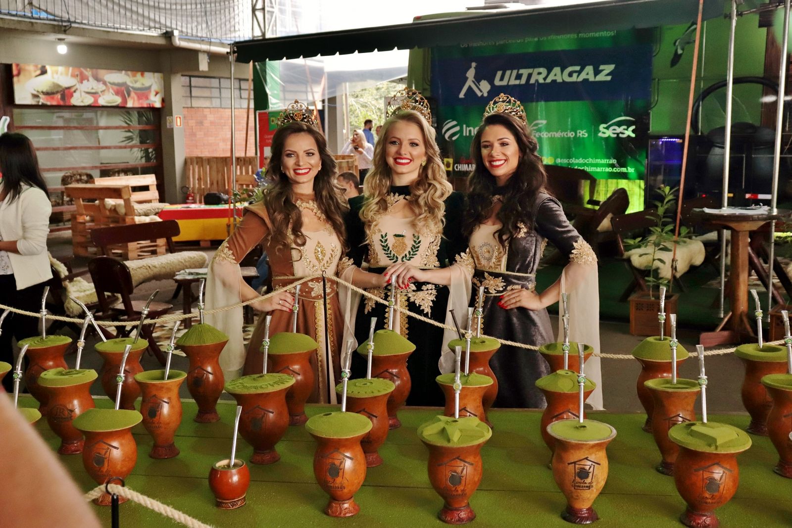 Soberanas são anfitriãs da Fenachim