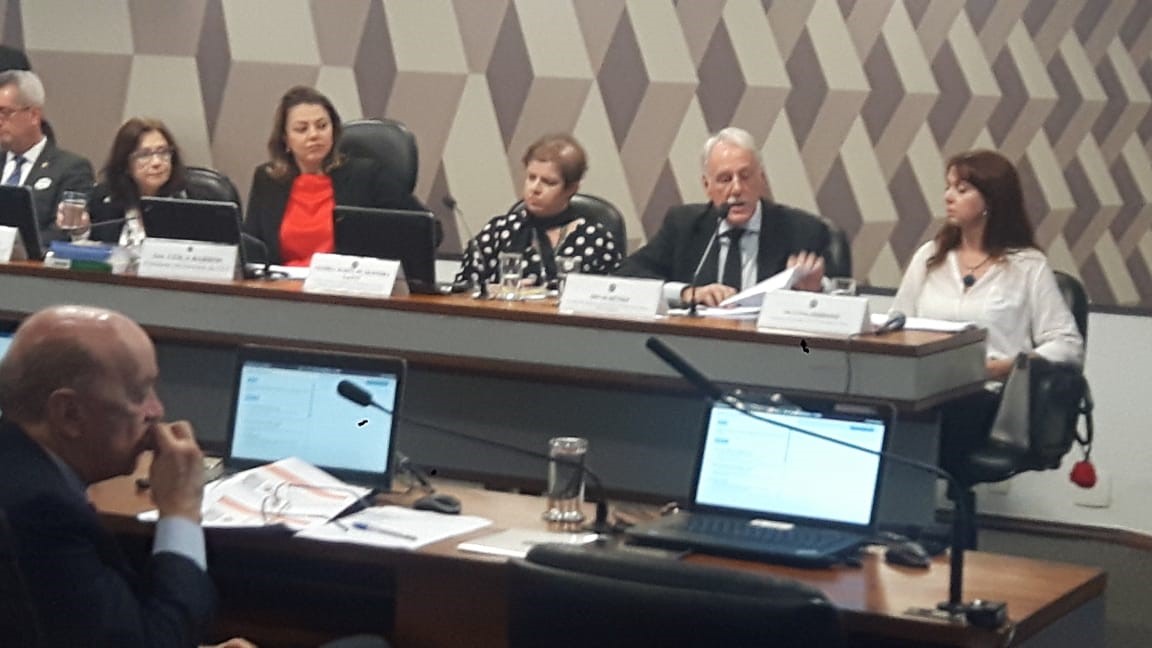 Iro Schünke participou da audiência pública sobre o PLS 769 e foi enfático: o contrabando vai aumentar