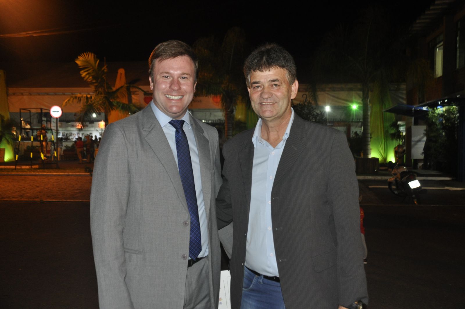 Prefeito Giovane Wickert e vice Celso Kramer aguardam os visitantes