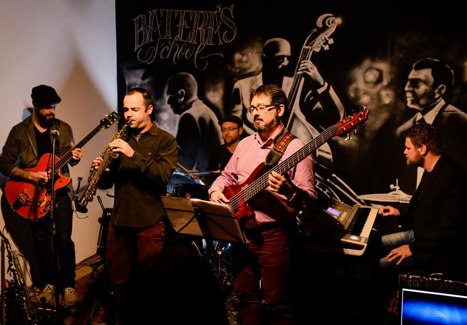 Hermeto Pascoal, Gilberto Gil, Chico Buarque, Milton Nascimento, Miles Davis e Herbie Hancock fizeram parte do repertório da Privilege Jazz